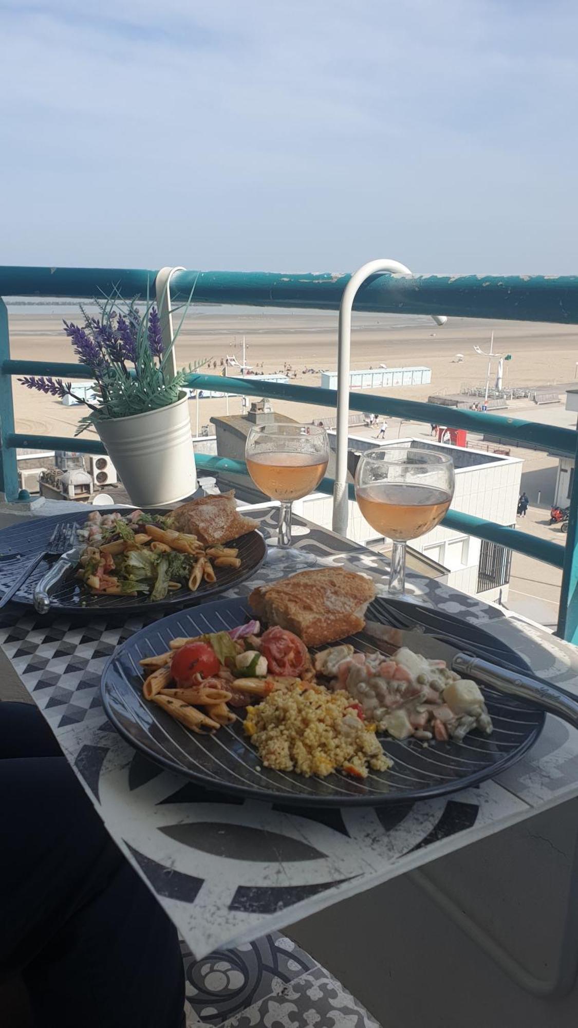 Studio Vue Mer Au Coeur De Malo Les Bains Pieds Dans L Eau Dunkirk Kültér fotó
